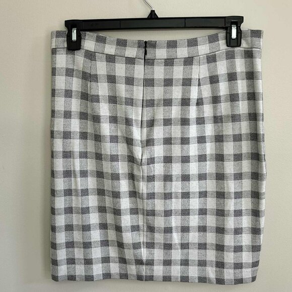 CAbi 5303 Valentina Ponte Knit Skirt Gray Plaid, Faux Wrap, Slit, Size 10 - Picture 2 of 7
